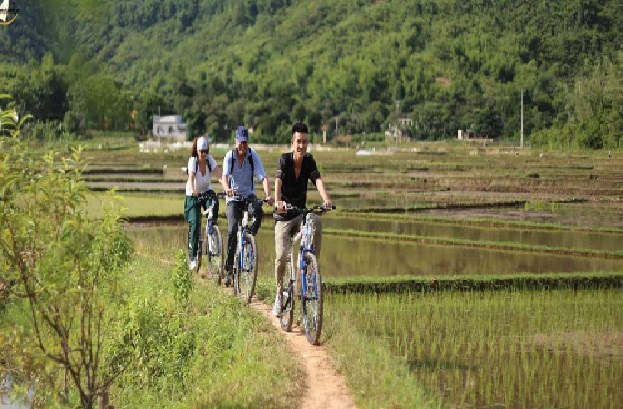 Cycling - Trang An - Mua Cave 1 day tour to Ninh Binh